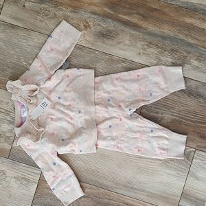 Gap matching pants and sweater with hearts 3-6 months